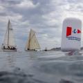 Passage de la bouée dans la rade de Saint Tropez