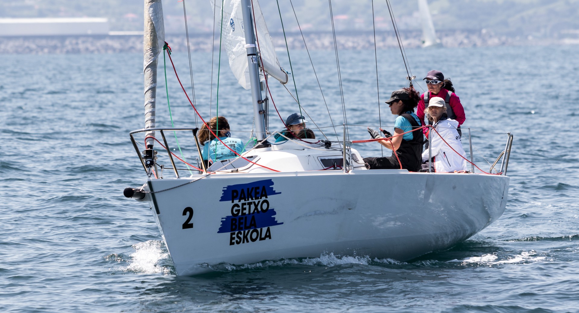 J80, Pakea